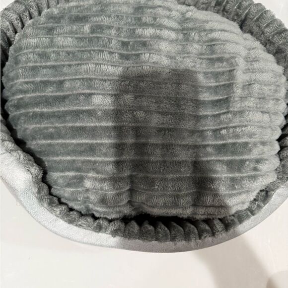 Gray Small Pet Bedding - Picture 2 of 4